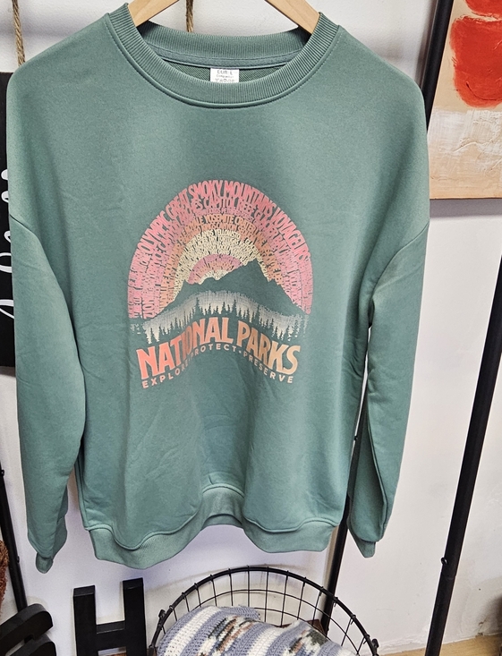 Sweaters - NWOT National Parks Graphic Sweatshirt